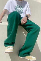 Lockere Jeanshosen in hellen Farben